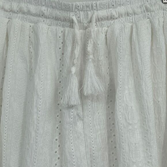 BCBGeneration White Flowy Lined Eyelet Drawstring Short XL NWT - Picture 2 of 7